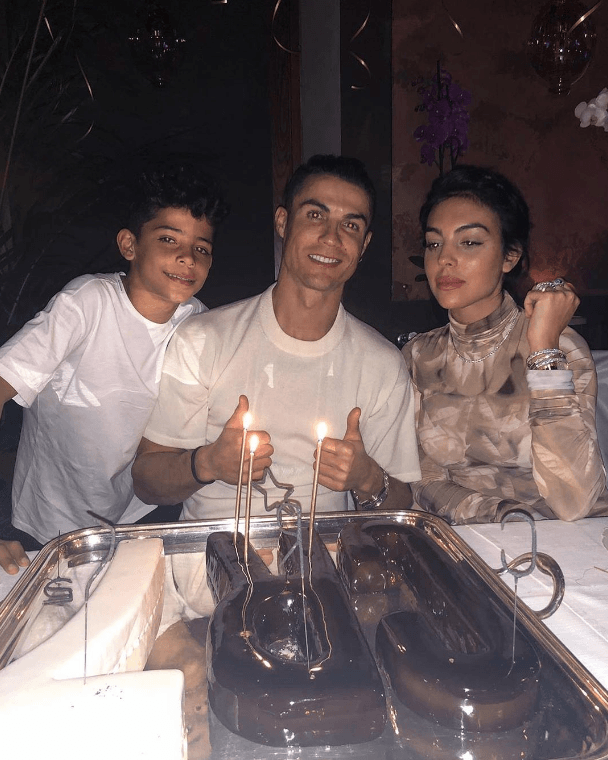 Ronaldo'nun sevgilisi Georgina Rodriguez'den nefes kesen dans - Sayfa 1