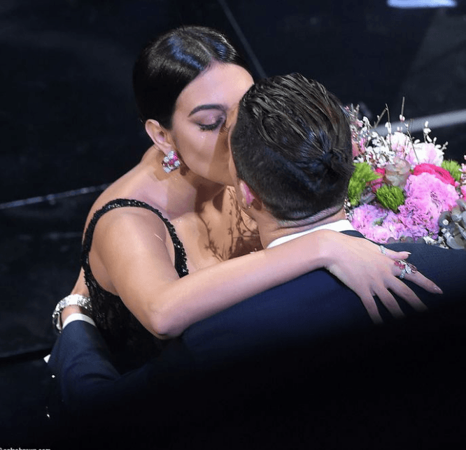 Ronaldo'nun sevgilisi Georgina Rodriguez'den nefes kesen dans - Sayfa 2