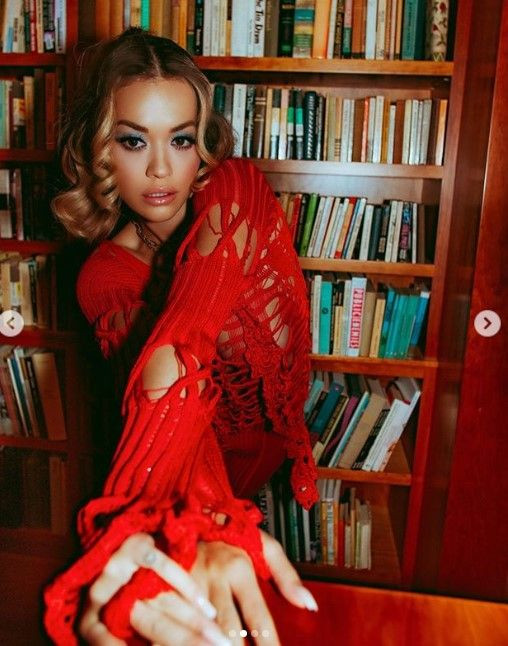 Rita Ora Instagram'ı salladı! İç çamaşırsız pozları.. - Sayfa 4