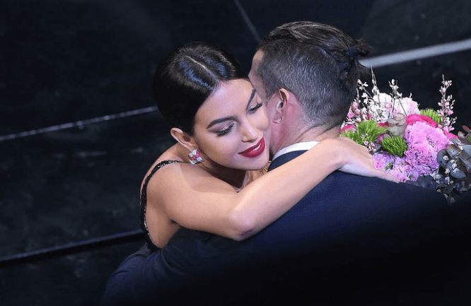 Ronaldo'nun sevgilisi Georgina Rodriguez'den nefes kesen dans - Sayfa 14