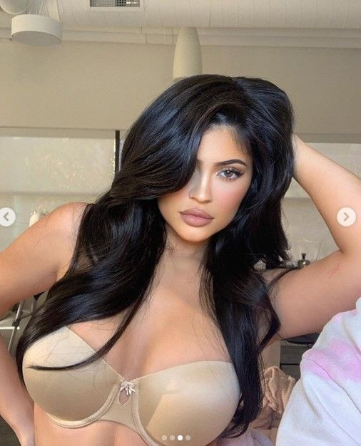 Kylie Jenner'dan 'Playboy çıkışlı' pozlar - Sayfa 9