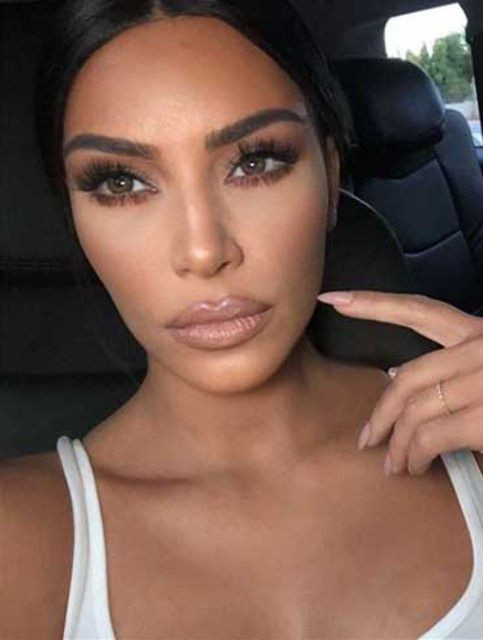 Kim Kardashian bikinili pozlarıyla sosyal medyayı salladı - Sayfa 1