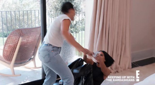 Kardashian ailesi karıştı! Kim ve Kourtney'den yumruk yumruğa kavga - Sayfa 3