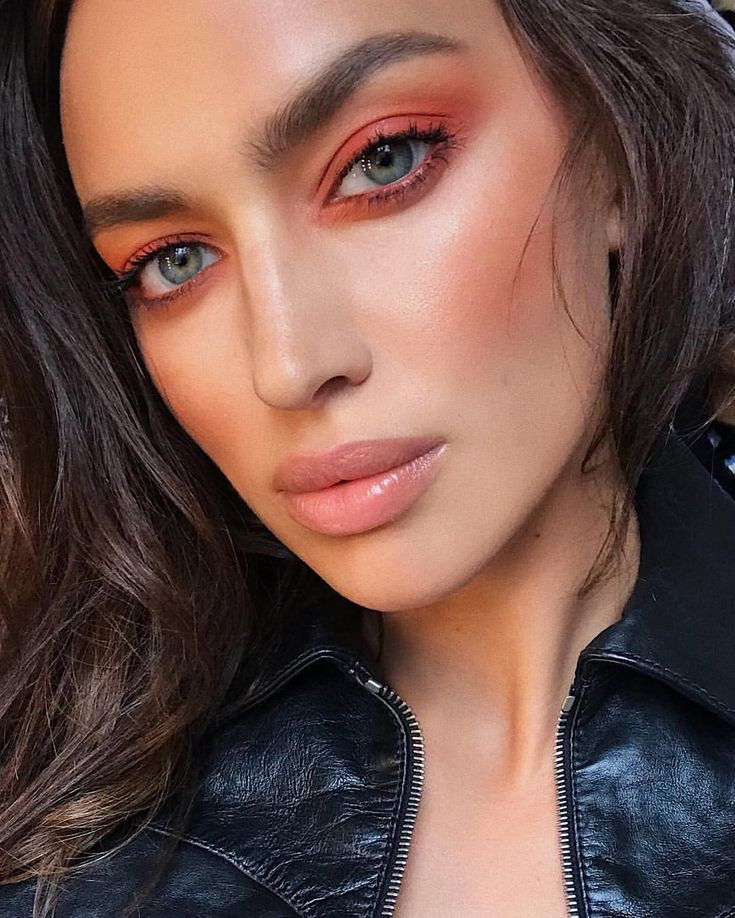 Irina Shayk eski haliyle olay oldu! - Sayfa 1