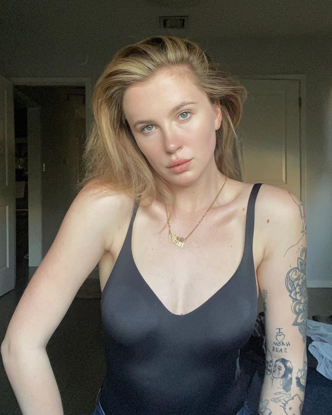 Ireland Baldwin iç çamaşırlı pozuyla tepki çekti - Sayfa 4