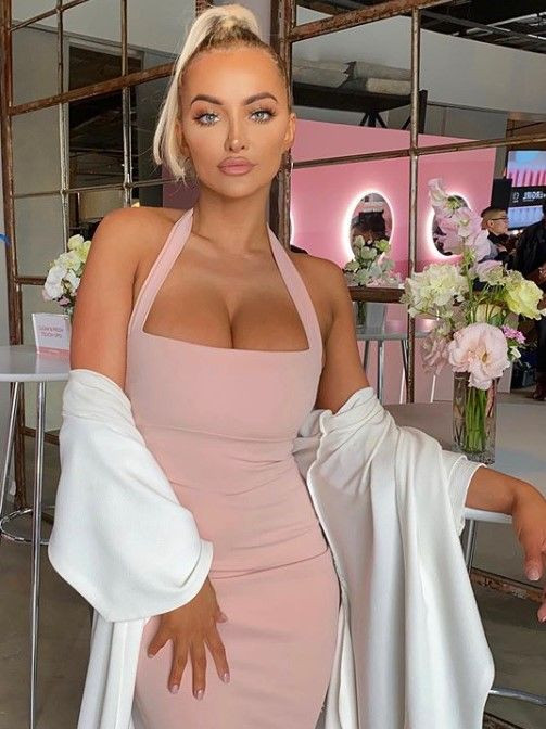 Lindsey Pelas'ın dekoltesi Instagram'ı karıştırdı! - Sayfa 12