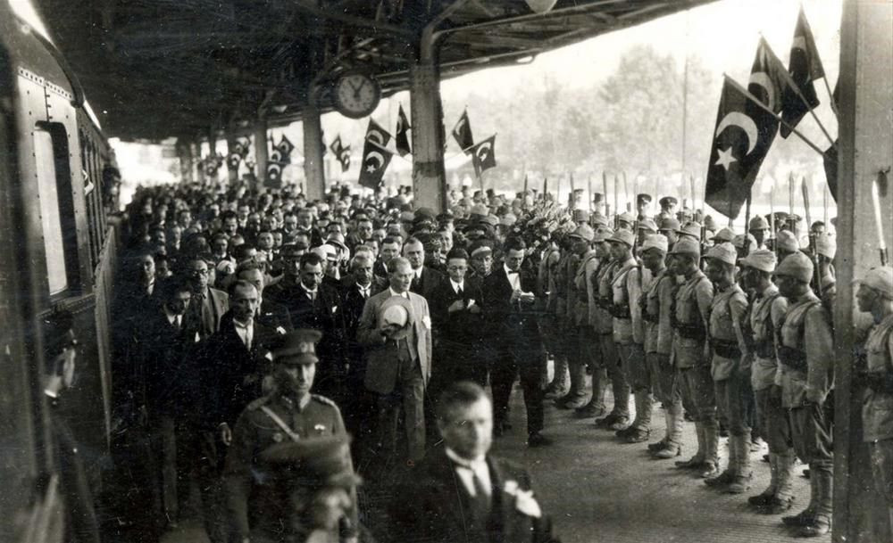 Atatürk'ün arşivlerden çıkan son fotoğrafları 23 Nisan'a özel yayınlandı - Sayfa 25