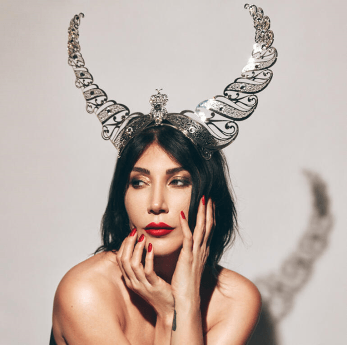 Hande Yener'e saplantılı hayran şoku! 'Karım olacaksın' - Sayfa 8