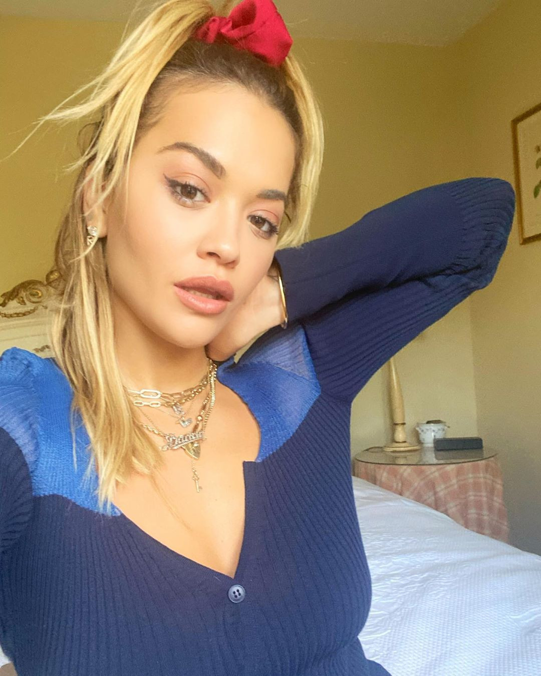 Rita Ora yine sosyal medyayı salladı - Sayfa 17