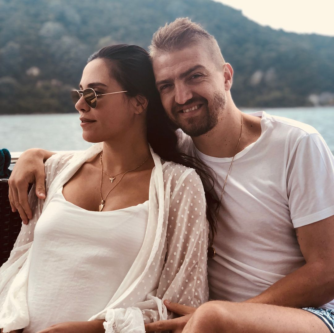 Caner Erkin ve Şükran Ovalı'dan aşk pozları! - Sayfa 7