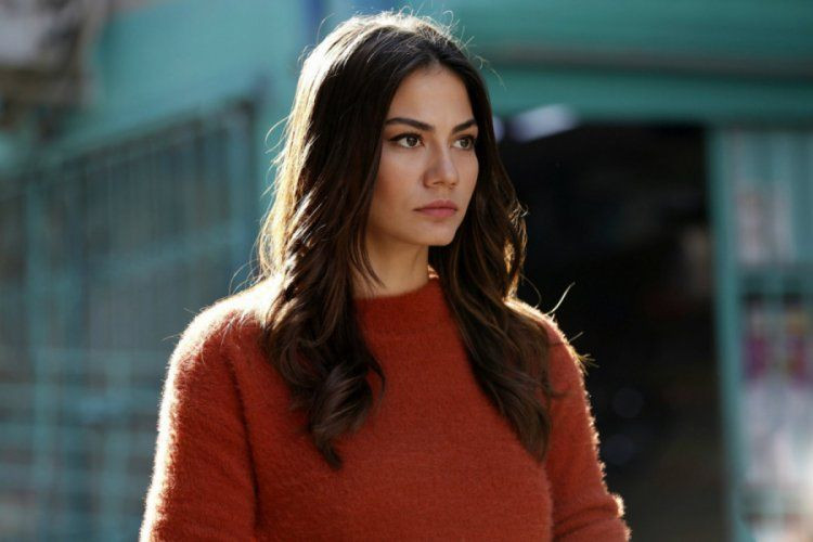 Demet Özdemir'den sette kriz haberlerine gönderme - Sayfa 12