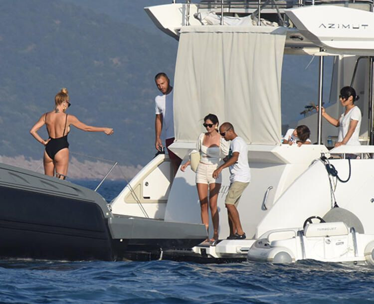 Burcu Esmersoy hızlı çıktı! İtalyan aşkını Bodrum'da ağırladı - Sayfa 12