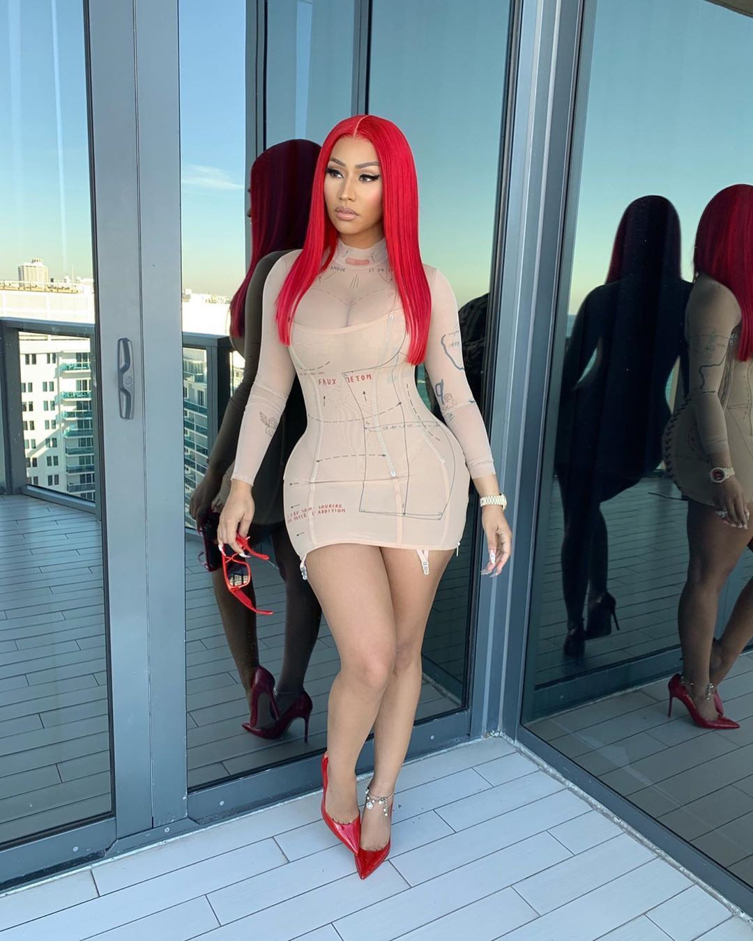 Nicki Minaj hamile olduğunu paylaştığı fotoğraflarla açıkladı! - Sayfa 9