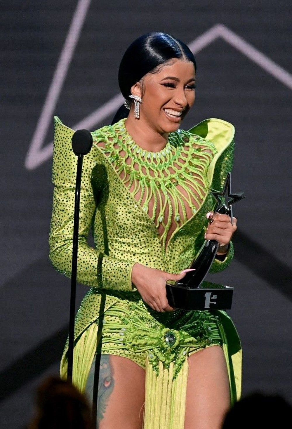 Cardi B şimdi de Kösem Sultan'ı izliyor: Hürrem olsa şimdiye hepsinin kellesini almıştı - Sayfa 6