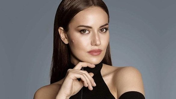 Fahriye Evcen'den sevenlerini üzecek karar - Sayfa 4