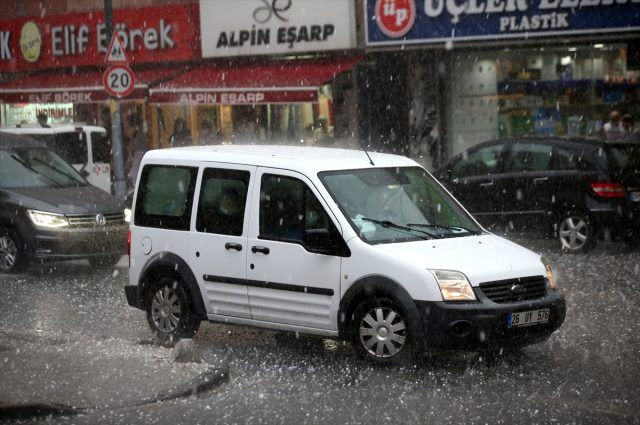 İstanbul’u dolu vurdu! Cevizden büyük… - Sayfa 2