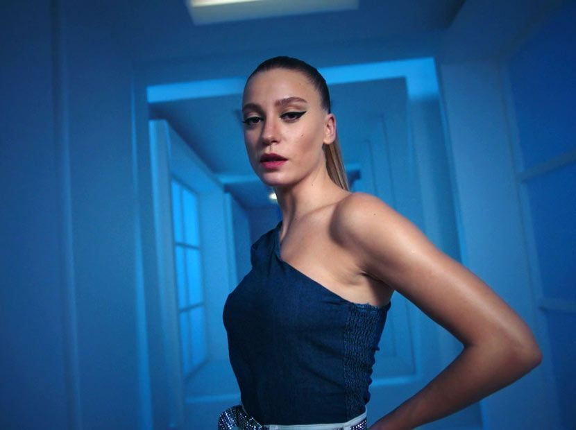 Serenay Sarıkaya'nın 15 bin liralık terlikleri olay oldu! - Sayfa 6