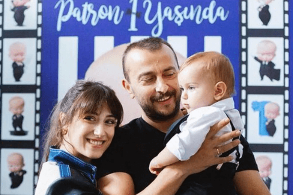 Hazal Kaya'dan Fikret Ali'ye ilginç parti: 'Patron bebek 1 yaşında' - Sayfa 1