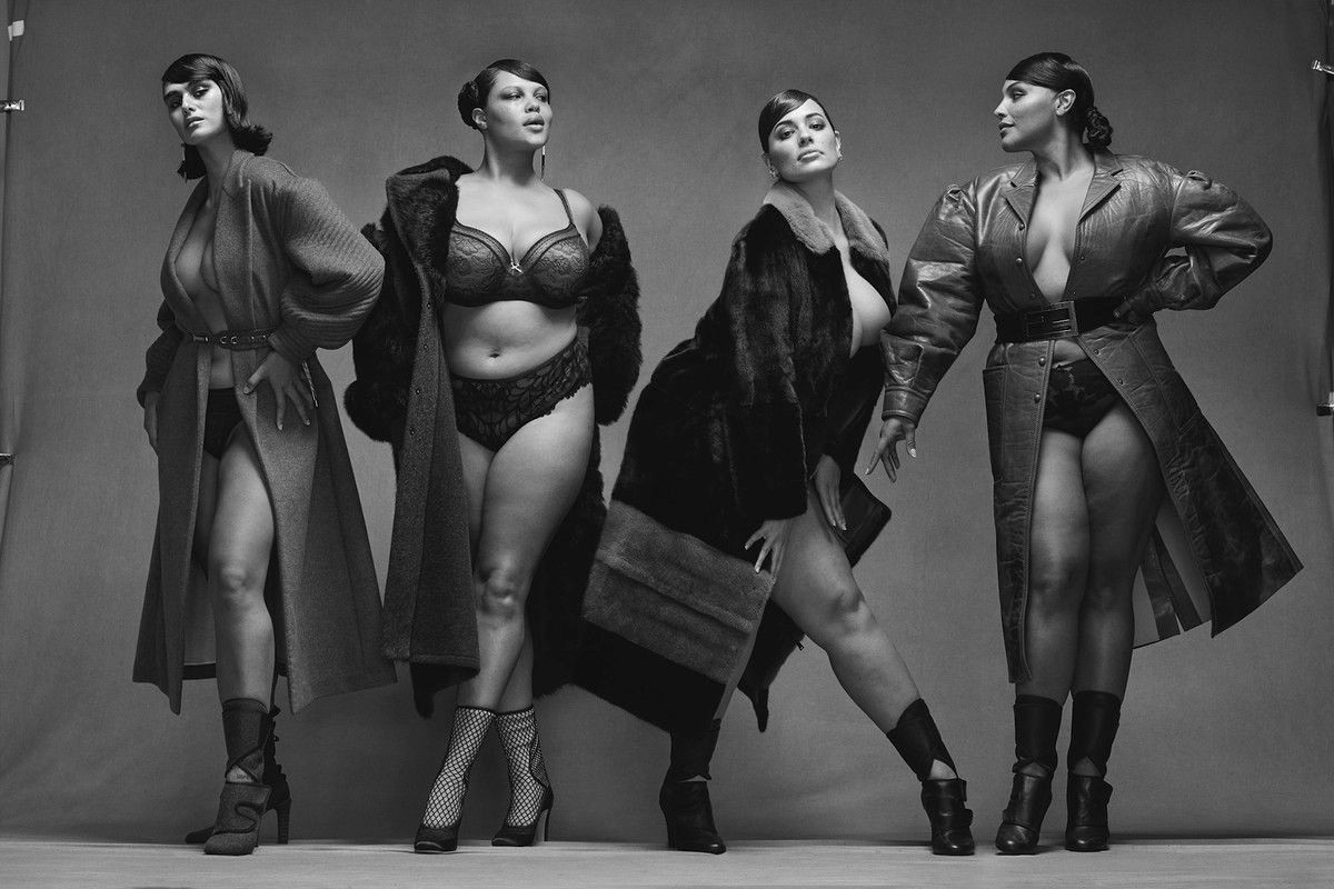 Ashley Graham'dan Vogue için cesur pozlar! Ceketinin önünü açıp göğüslerini sergiledi... - Sayfa 11