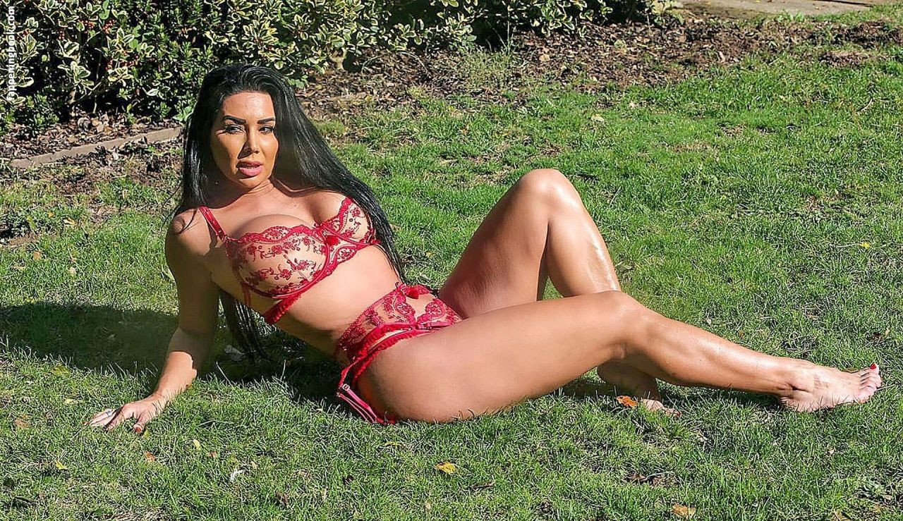 İngiliz model Grace J Teal iç çamaşırı çekimi için Türkiye'de! - Sayfa 1