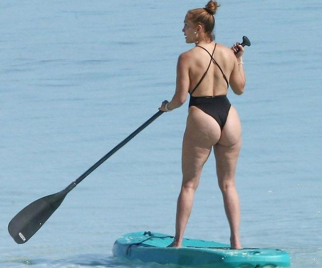 Jennifer Lopez tatilde! Tanga mayosuyla olay oldu - Sayfa 8