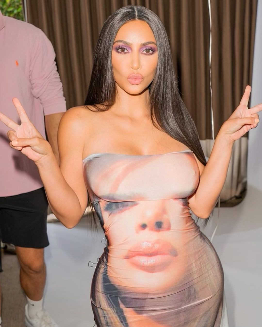 Kim Kardashian’dan boşanma iddiaları sonrası cesur pozlar - Sayfa 10