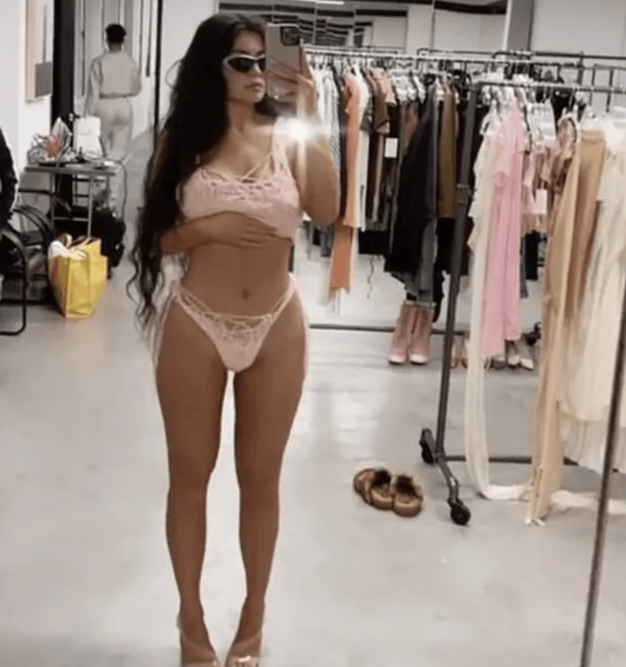 Kylie Jenner'ın iç çamaşırlı pozları olay oldu! 'Korunurken seksi hissetmenin...' - Sayfa 2