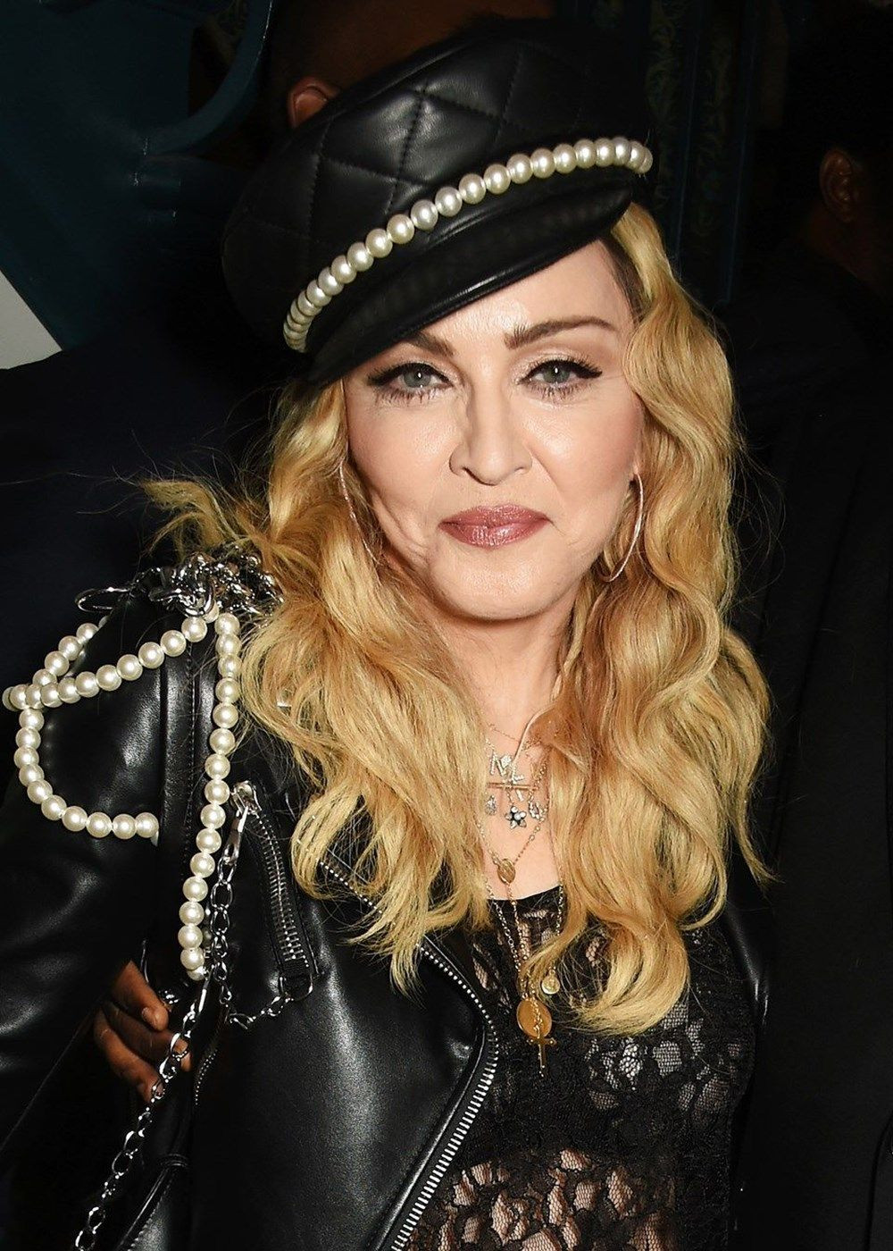 Madonna müstehcen pozlarıyla gündeme bomba gibi düştü - Sayfa 20