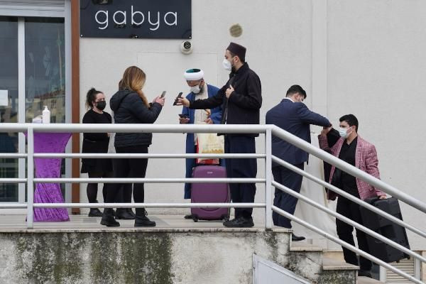 Bakanlığın tedbirleri hiçe sayıldı! Cübbeli Ahmet'ten kızına büyük düğün - Sayfa 7