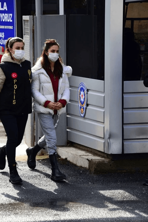 Yasak Elma oyuncusunun başı eski sevgilisiyle dertte! Polisin elinden kaçtı - Sayfa 2