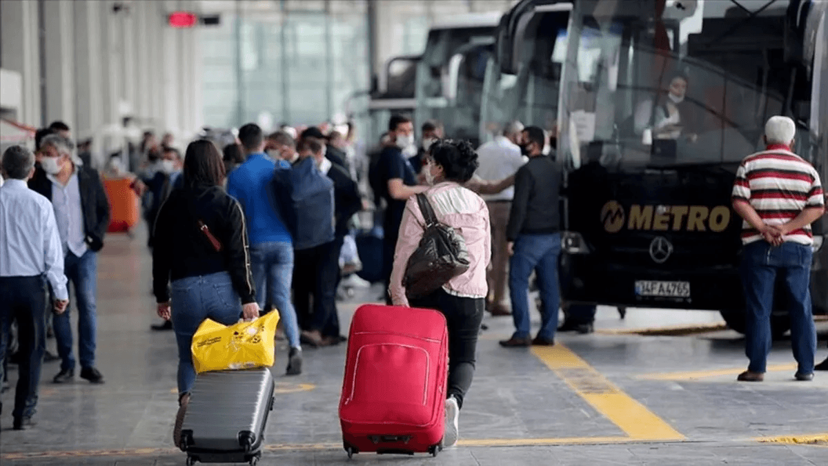 Tatil planları yapanlara kötü haber! Bilim Kurulu üyesi sinyali verdi - Sayfa 8