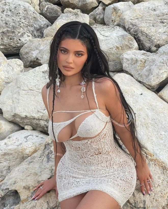 Kylie Jenner, plaj elbisesiyle Instagram'ı salladı! - Sayfa 4