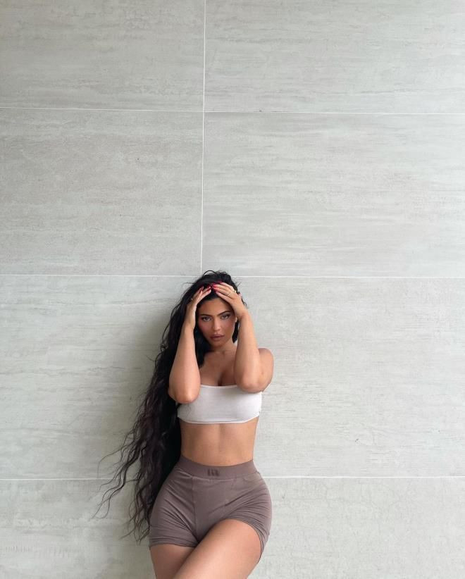 Kylie Jenner, plaj elbisesiyle Instagram'ı salladı! - Sayfa 7