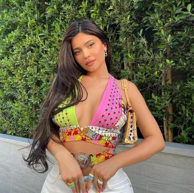 Kylie Jenner, plaj elbisesiyle Instagram'ı salladı! - Sayfa 8