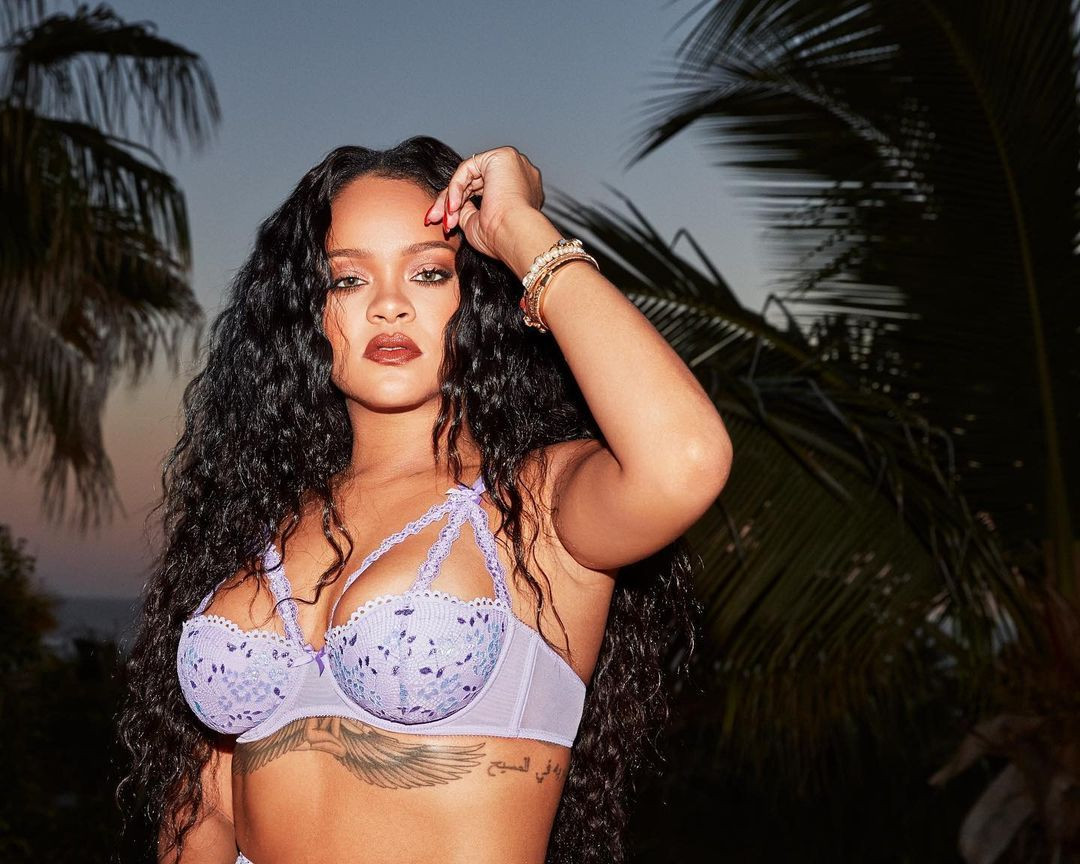 Rihanna iç çamaşırlı fotoğraflarıyla Instagram'ı kasıp kavurdu - Sayfa 15