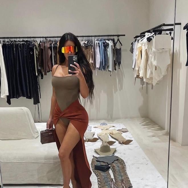 Kim Kardashian'nın sıradışı korsesi olay oldu! En çok Türkler ilgi gösterdi - Sayfa 8