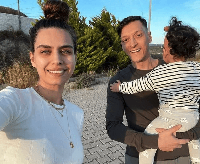 Mesut Özil’den kayınvalidesine milyonluk jest! Kaleyi içten fethetti - Sayfa 2