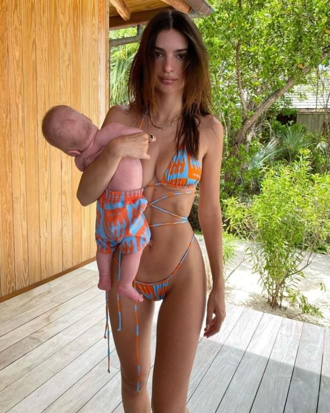 Emily Ratajkowski pek cesur! Üstsüz pozlarıyla nefes kesti - Sayfa 4