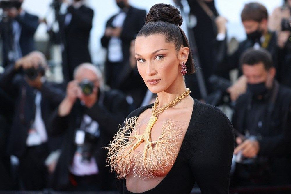 Bella Hadid elbisesiyle Cannes'a damga vurdu - Sayfa 1