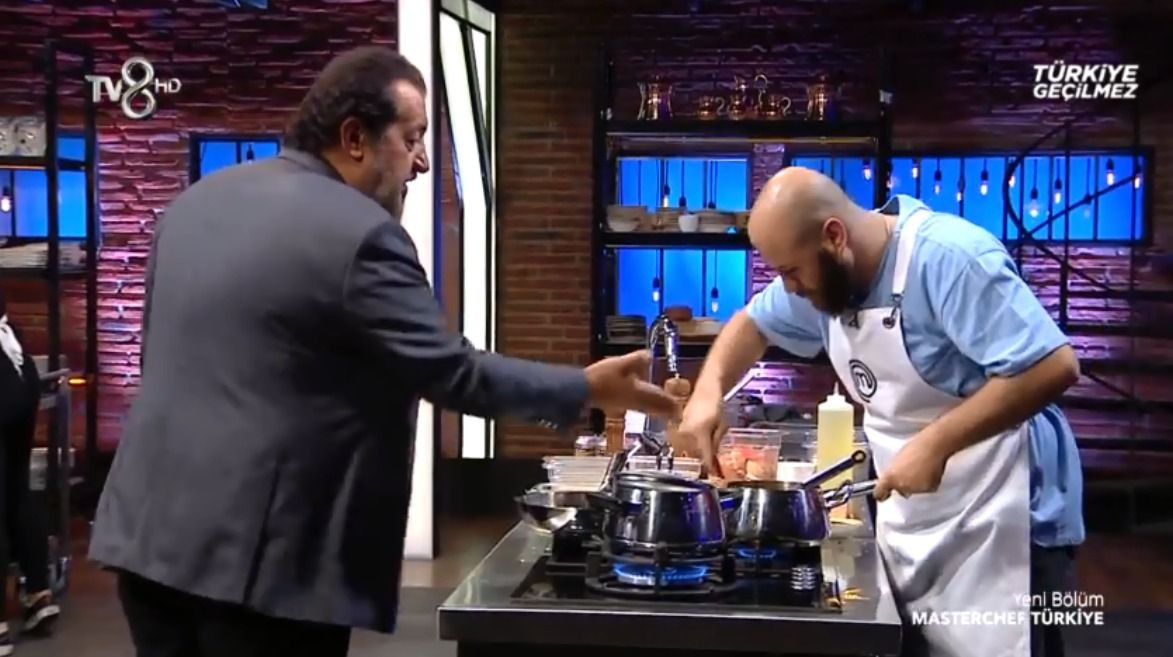 MasterChef’te kan aktı! Yarışmacı çığlık çığlığa bağırdı! - Sayfa 1