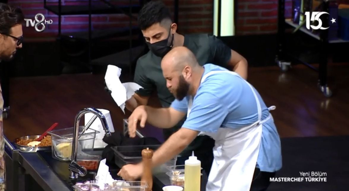 MasterChef’te kan aktı! Yarışmacı çığlık çığlığa bağırdı! - Sayfa 6