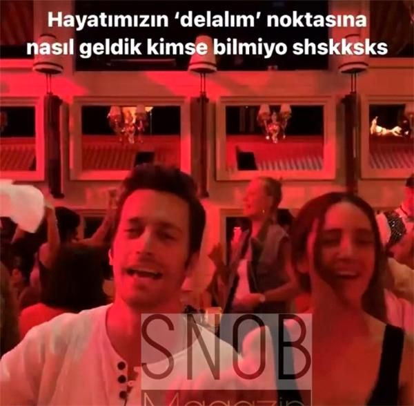 Feyyaz Şerifoğlu meslektaşıyla sarmaş dolaş! Gönlünü genç oyuncuya mı kaptırdı? - Sayfa 4