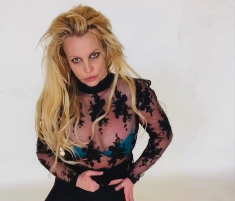 Britney Spears üstsüz pozlarıyla sınırları zorladı! - Sayfa 2