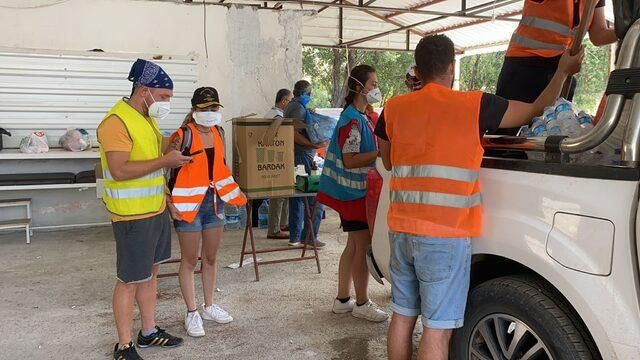 Oyuncu Furkan Kızılay Muğla'da yangın söndürme çalışmalarına destek verdi - Sayfa 2