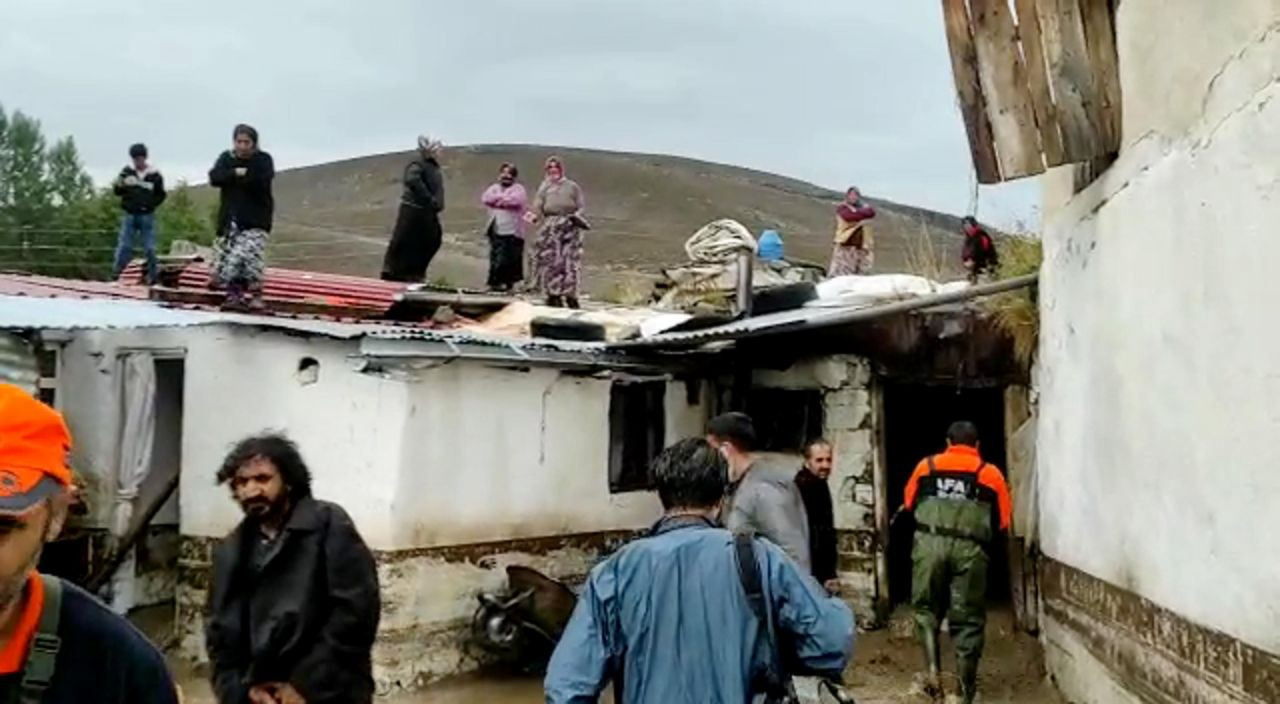 Dere yatağı taştı! Kars'ın köylerini sel vurdu - Sayfa 2