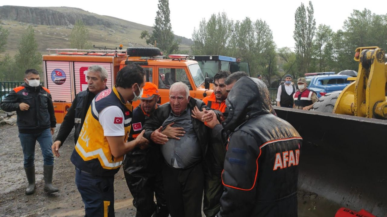 Dere yatağı taştı! Kars'ın köylerini sel vurdu - Sayfa 3