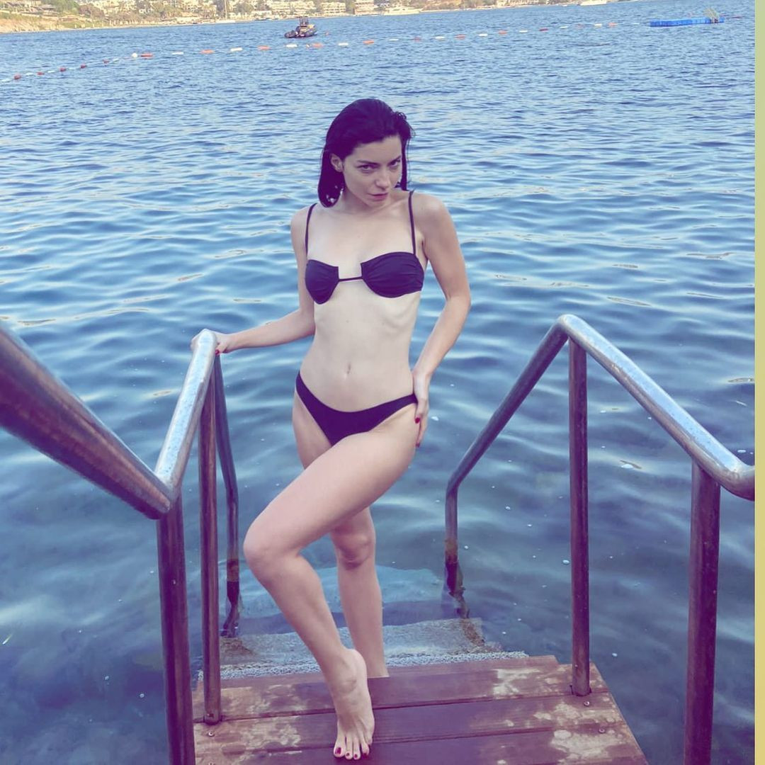 Merve Boluğur, siyah bikinili pozuyla takipçilerini büyüledi! - Sayfa 5