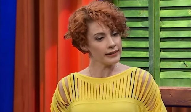 Açelya Topaloğlu siyah bikinisiyle kayalığın üzerine çıktı! ‘Aşk yaşıyorum’ - Sayfa 4