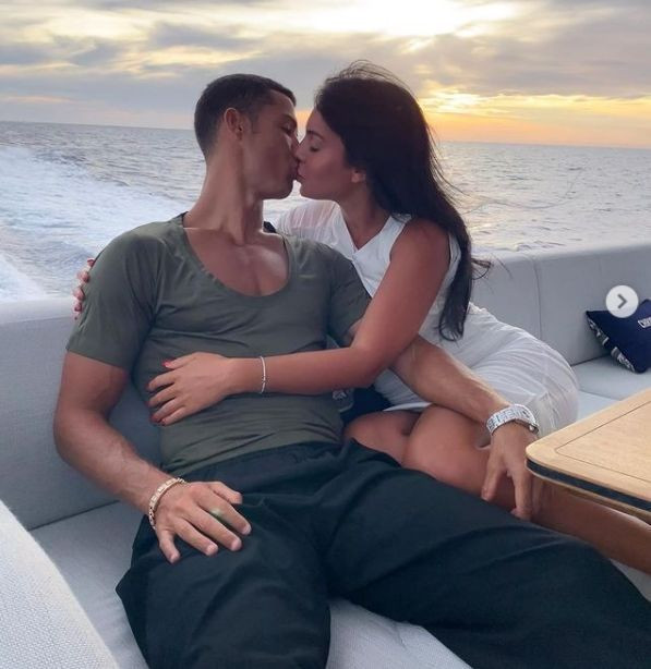 Cristiano Ronaldo ile Georgina Rodriguez'in aşkları belgesel oluyor - Sayfa 4