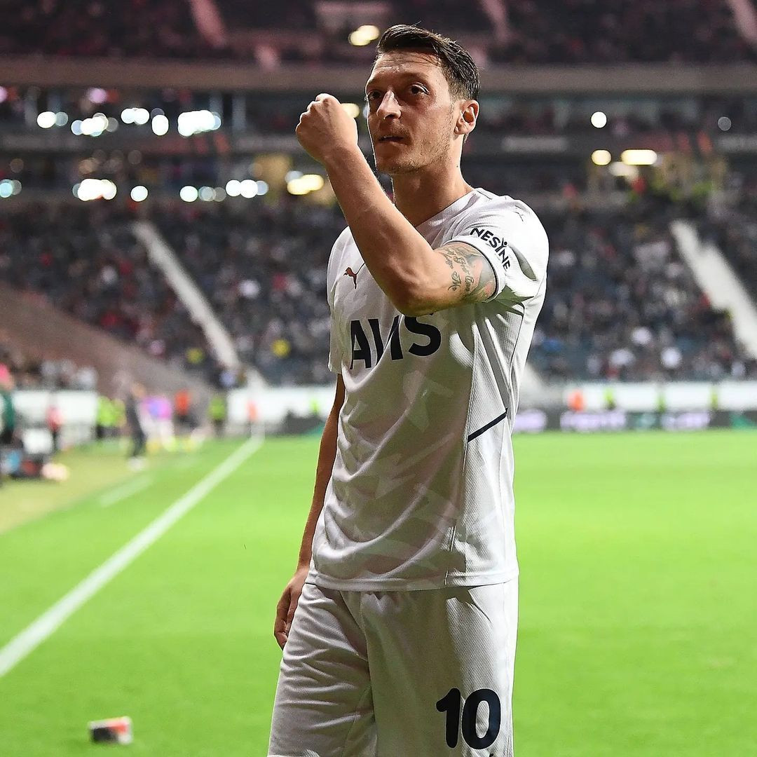 Mesut Özil hangi partiye oy vereceğini açıkladı! 'En cesur politikacı...' - Sayfa 1